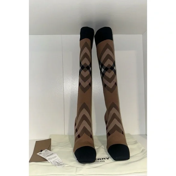 BURBERRY KNITTED CHECK SOCK BOOTS BIRCH BROWN NEW 37.5 7.5 - Picture 2 of 12